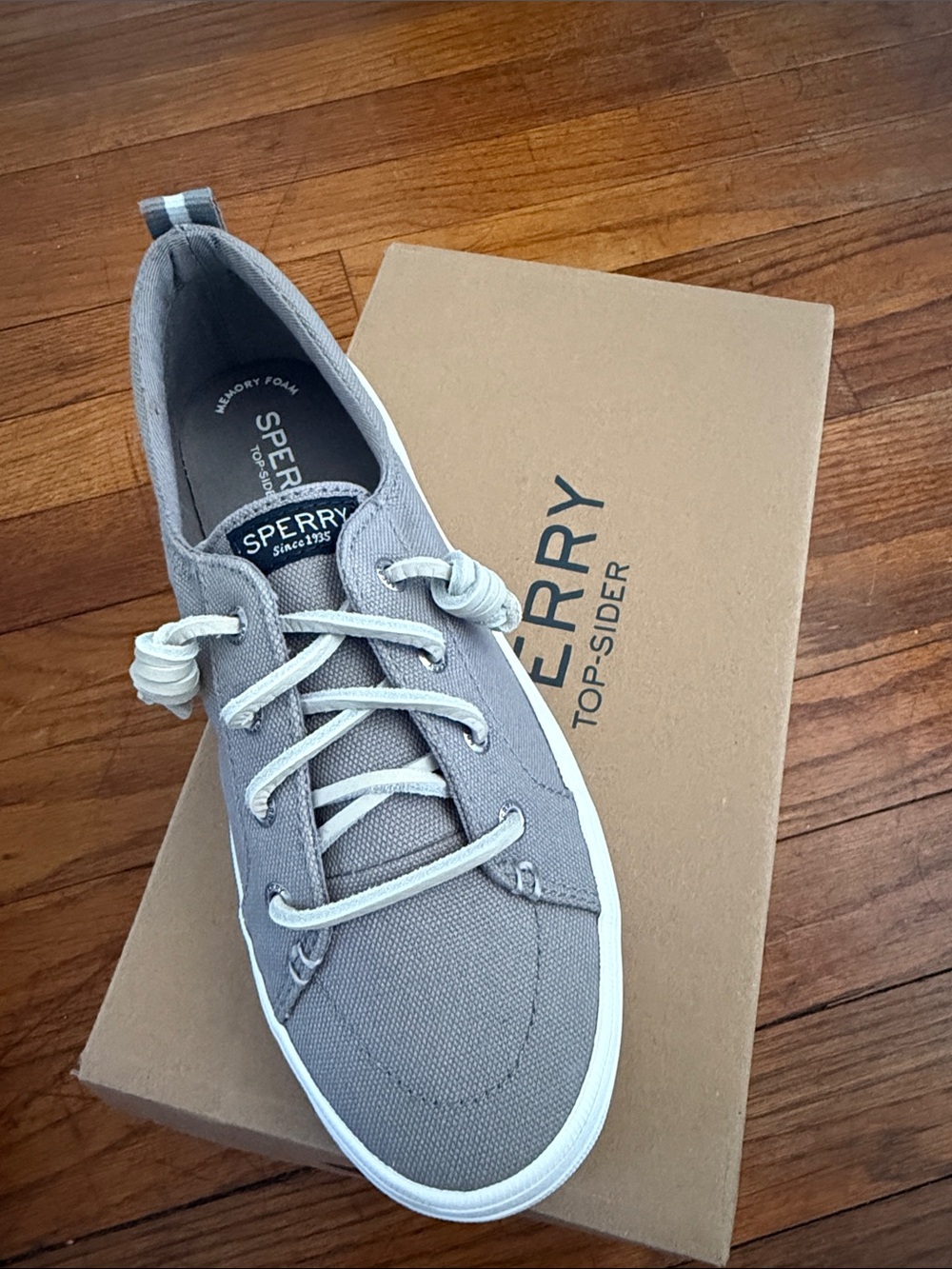 Sperry crest vibe grey